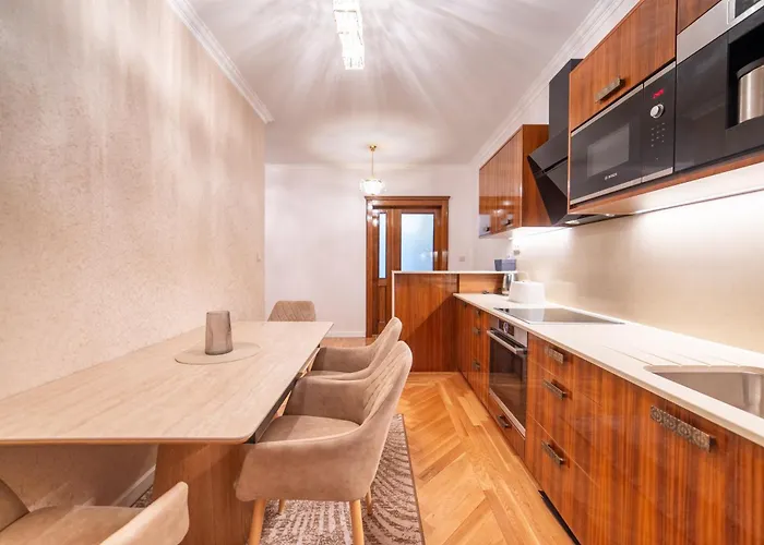 Chestnut Old Town Apartment Bratislava